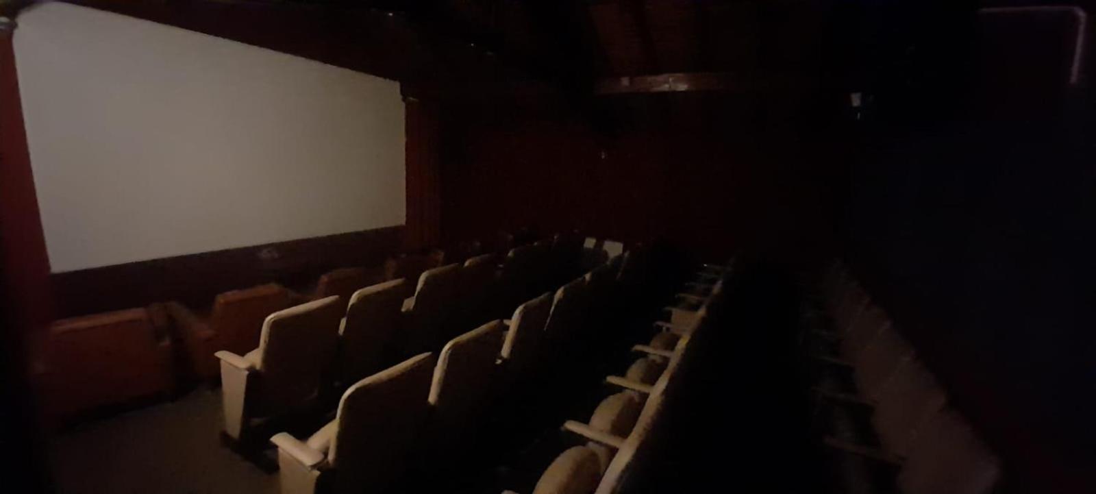 Hotel De Cine Las Golondrinas Villa Gesell Esterno foto