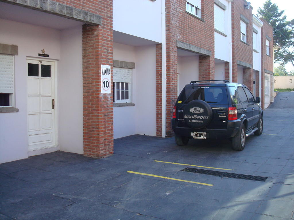 Hotel De Cine Las Golondrinas Villa Gesell Esterno foto