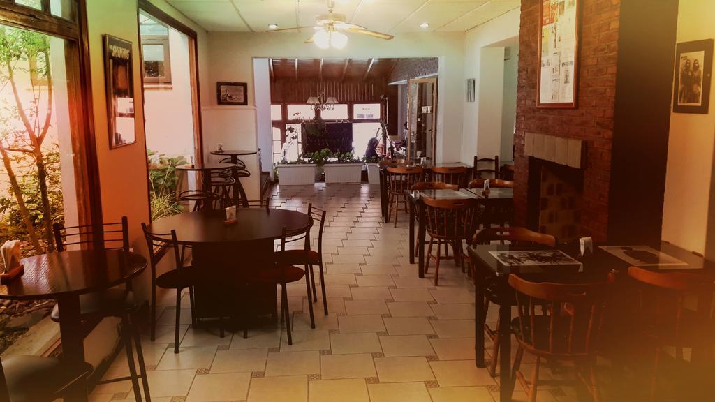 Hotel De Cine Las Golondrinas Villa Gesell Esterno foto