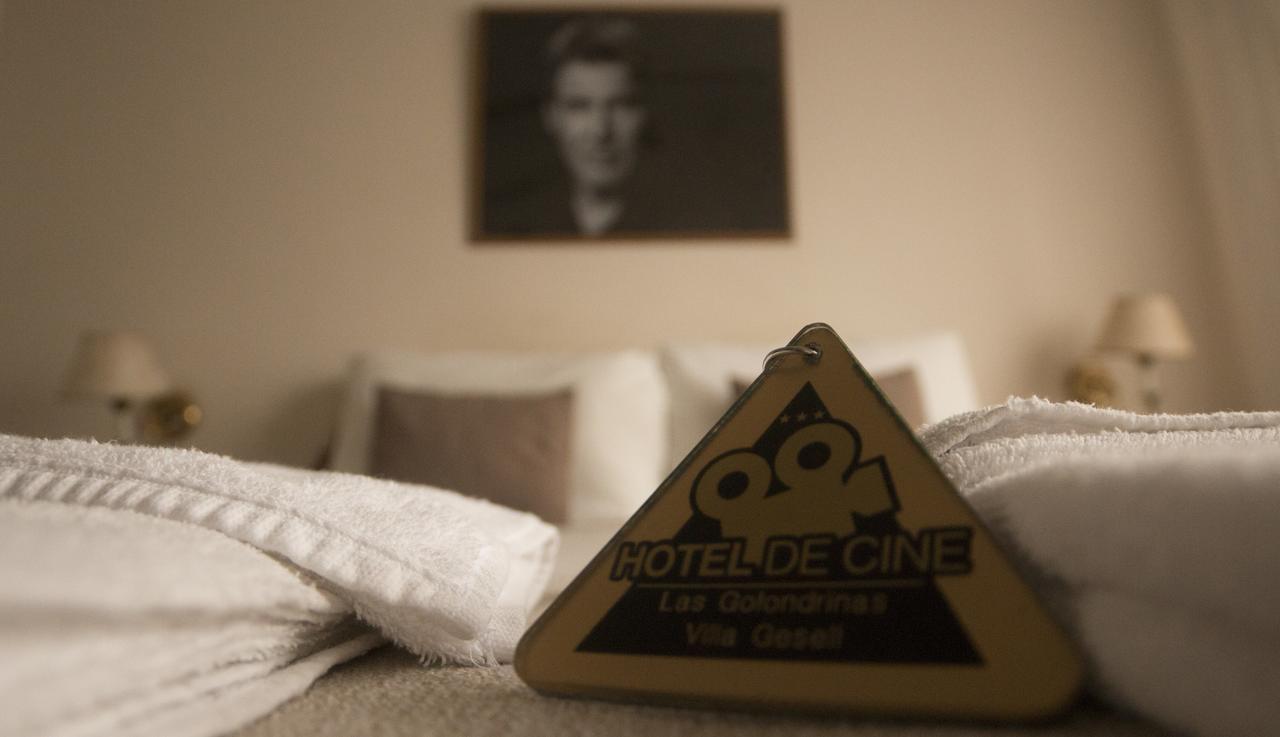 Hotel De Cine Las Golondrinas Villa Gesell Esterno foto